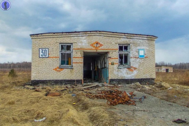 Заброшенный ракетный арсенал бывшего военного аэродрома "Кулон" в Переяславке