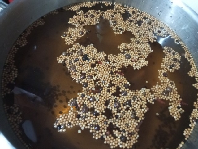 Маринованные с виски огурцы
