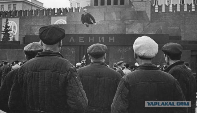 Жизнь Ленина в 35 фотографиях