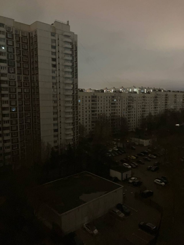 В московском Чертаново массово отключился свет — в некоторых кварталах сейчас полная темень