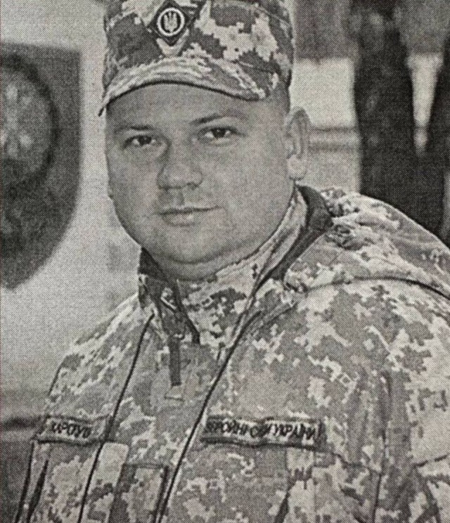 В Судже авиабомба попала в здание школы-интерната, под завалами могут находиться люди
