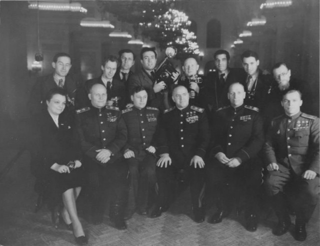 Интересные снимки известных людей 18.11.25