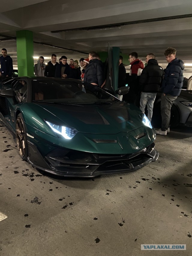 Молодежная авто тусовка Варшавы перед прошлым новым годом