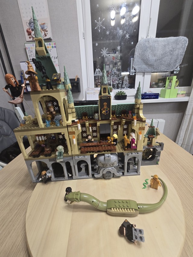 Пост рукожопства. Вчера закончили строить зАмок.