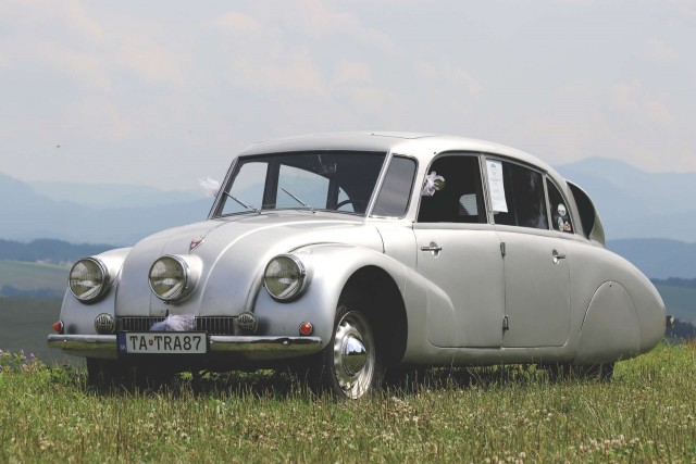 TATRA 603: Секретный лимузин, который прятали от всего мира
