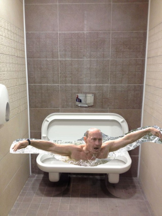 роуз сиггинс беременная. русалка в туалете. русалка в туалете. как русалочки ходят в туалет. русалки ходят в туалет.