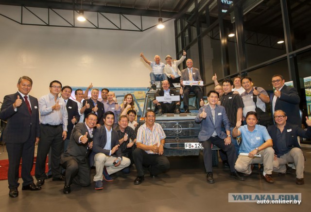 Немец проехал на Gelandewagen весь мир.