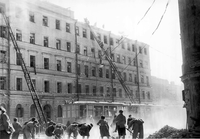 Лица Советской эпохи: Люди во время