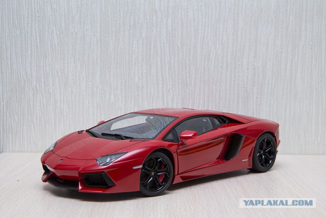 Lamborghini в масштабе 1:18