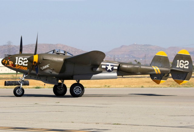 Многоцелевой истребитель P-38 «Lightning»