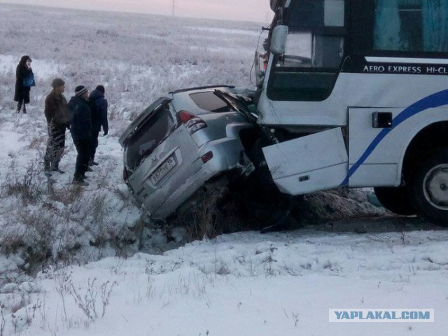 Один погиб, 4 госпитализированы в результате ДТП автобуса с иномаркой в Усольском районе