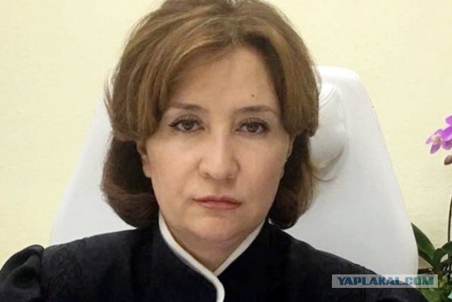 Пассажирка пьяного виновника ДТП требует денег с потерявшего жену саратовца