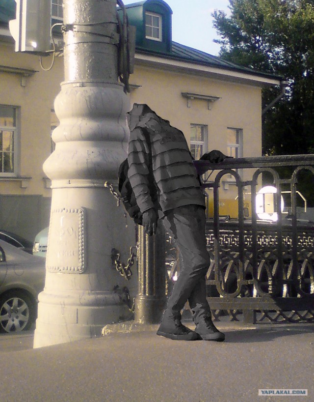 Как можно так спать?
