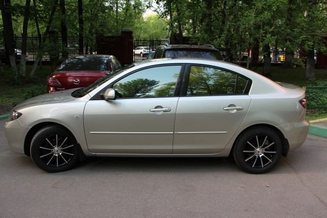 Продаю Мazda-3