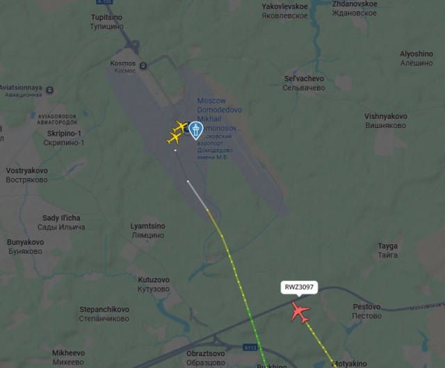 Boeing 777-200 Red Wings подал сигнал бедствия и уже больше часа кружит над районом Ступино