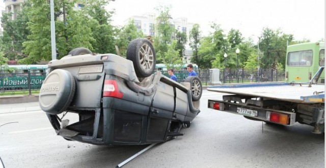 Гниющий UAZ Patriot и два отличных японца!