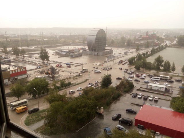 Вот и до нас докатилось. В Первоуральске прошел мощный ураган