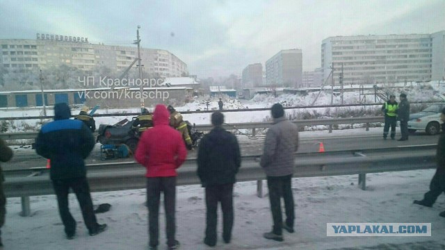 Страшная авария на трассе Красноярск-Железногорск (16+. много ненормативной лексики).