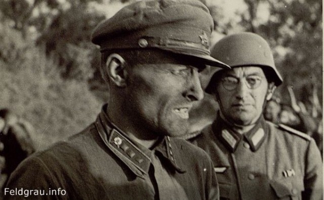 Самая забавная и необычная форма армий мира