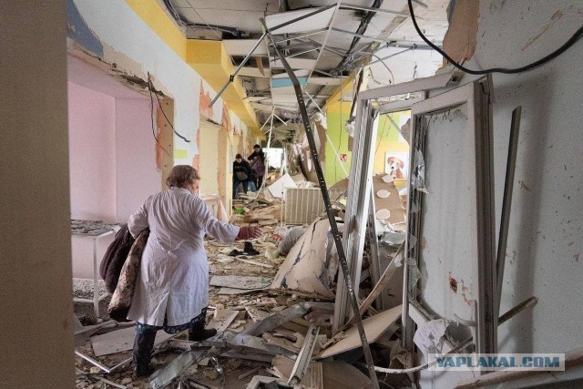 Отбомбились по больничке в Мариуполе
