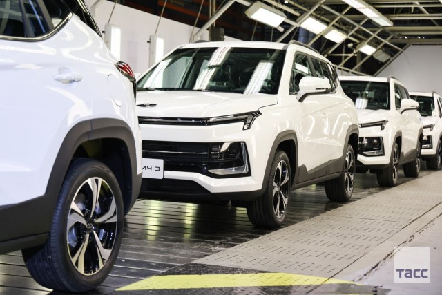 Автозавод "Москвич", заработавший вместо Renault, запустил серийное производство "Москвича 3" (фото)