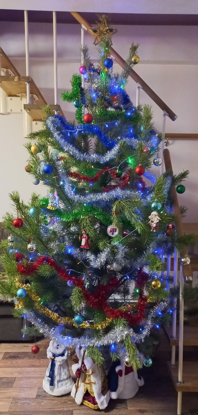 Выкладывайте свои елки!