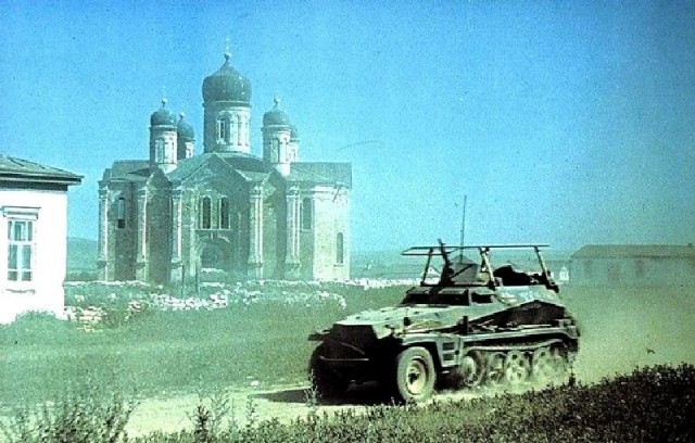 Цветные фотографии бронетехники времён Второй мировой войны