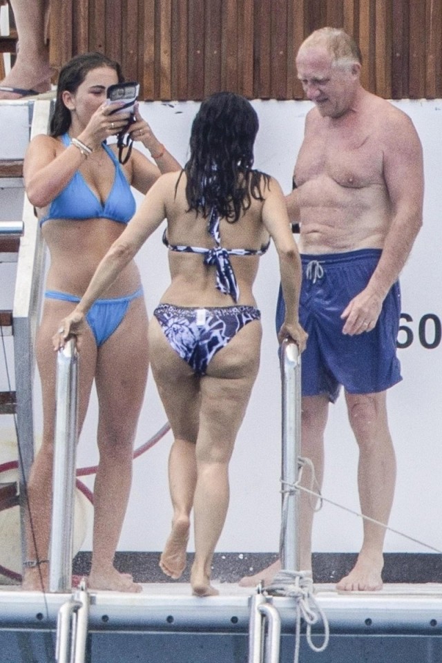 Невероятная Сальма Хайек для журнала для журнала Sports IIIustrater / Май 2025