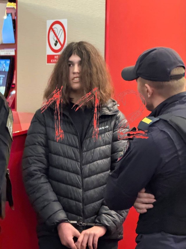 Подросток с канистрой бензина устроил пожар в ТЦ «Авиапарк» в Москве