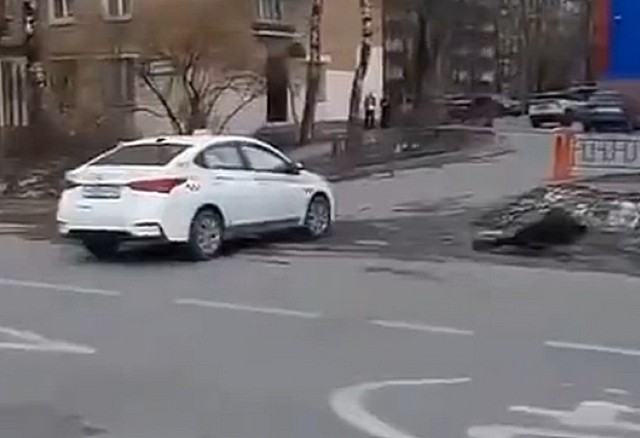 В Подмосковье таксист залил перцем наркоманов, которые бросались под колеса