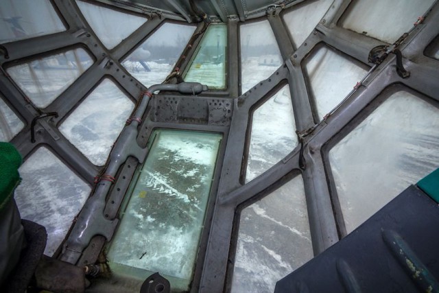 Внутри самолета Ил-76Т.