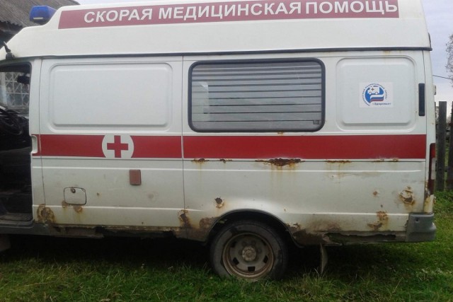 Народ в интернете "немного обескуражен" внешним видом машины скорой помощи из Тверской области
