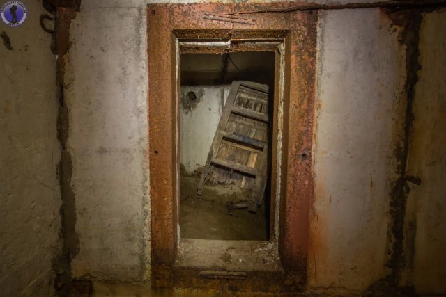 Заброшенный на Сахалине артиллерийский взвод танковых башен "Стародубское"