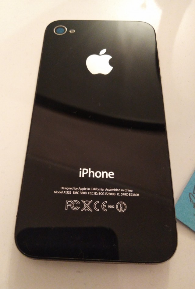 Apple все еще грозит штраф в 2 000 000 000 долларов США за замедление старых iPhone