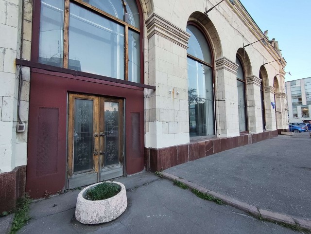Шляюсь по Москве (городские джунгли, плоские дома и машинки)