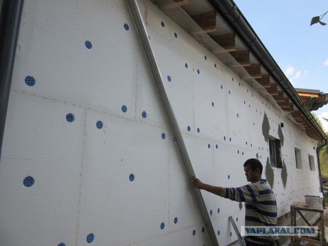 Как правильно утеплить свой дом и при этом облицевать его искусственным камнем