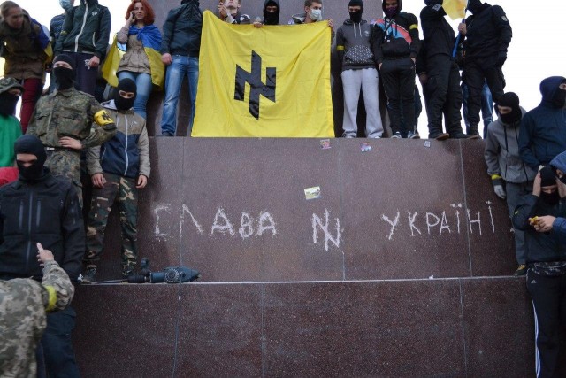 Коронавирус шагает семимильными шагами.