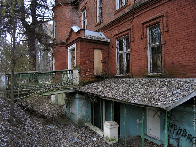 Замок Щербатовых. (48 фото)