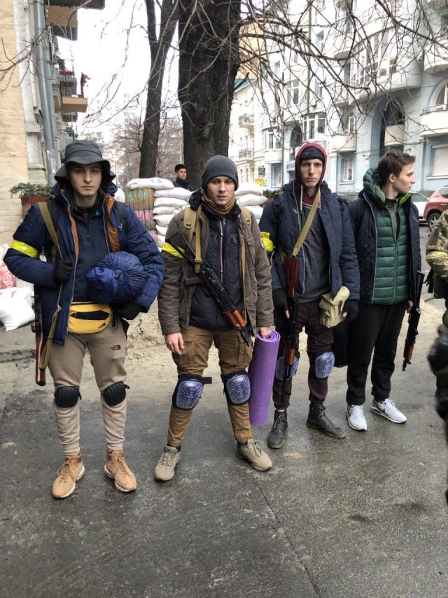 Всего месяц назад украинцам рассказывали о мощи армии