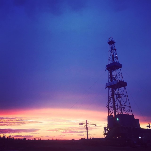 С Днём нефтяника!