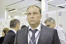 Для уехавших и критикующих Россию можно ввести смертную казнь, так как это предательство