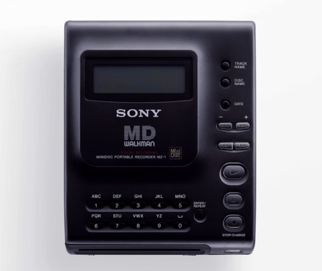 В 1992 году Sony объединила дискету с компакт-диском: мини-диск должен был заменить кассеты