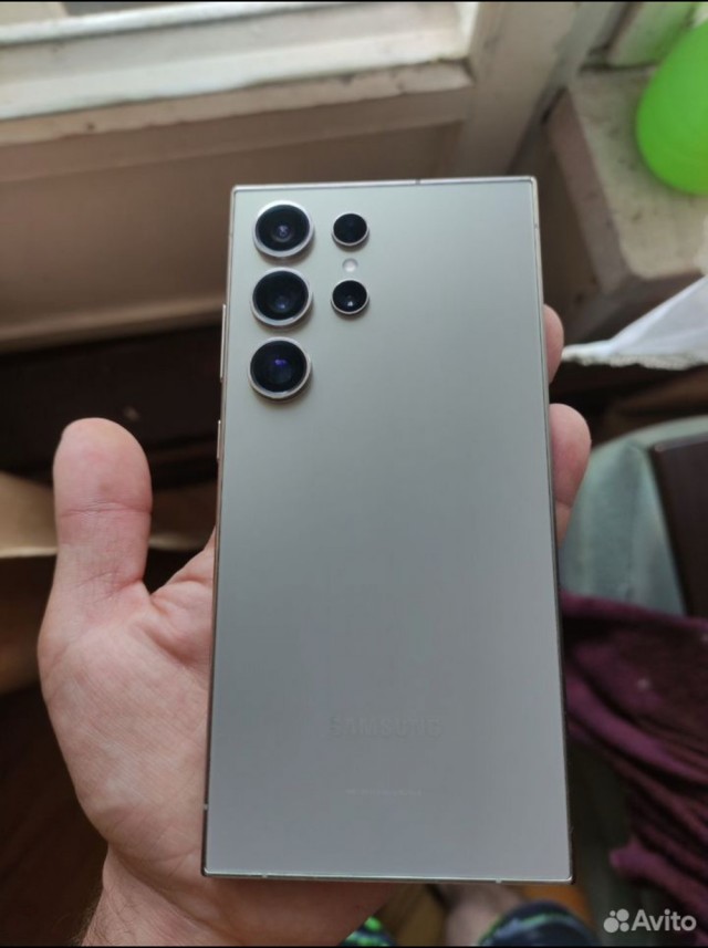 Samsung Galaxy S24 Ultra, 12/256 ГБ