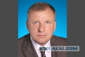 Проигравший кандидат разрушил построенную дорогу