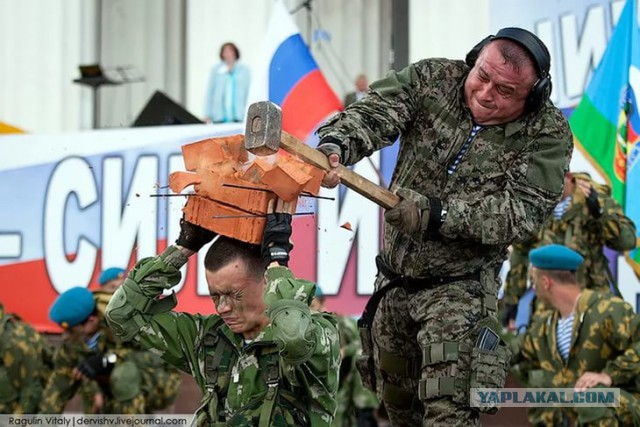 Неудачный прыжок каскадера с башенного крана в Москве сняли на видео