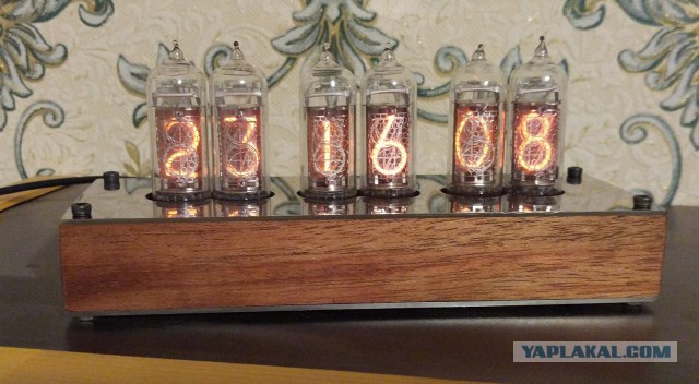 Очередные часы на советских индикаторах Nixie Clock