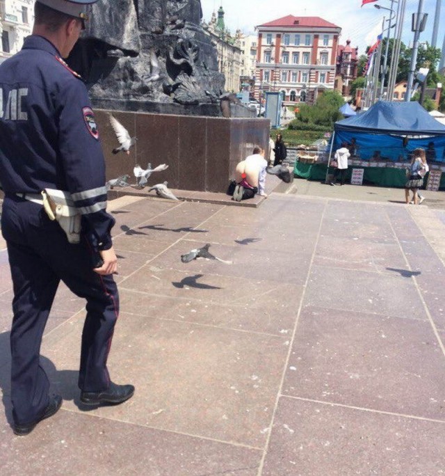 Дуры, хватит кобениться перед фотиком