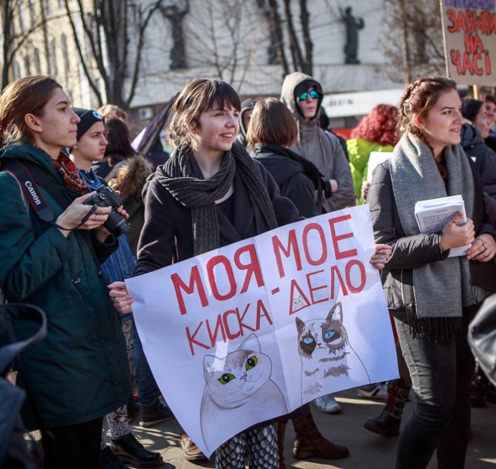 Страна "победивших" женщин или Почему в России презирают феминизм?