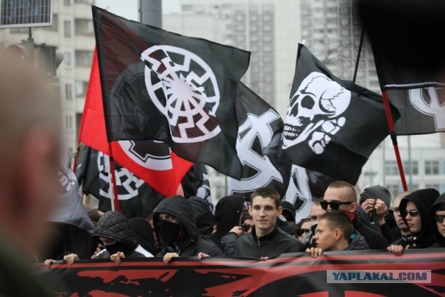 На кузбасского правозащитника составили протокол за фото людей в форме числа 55. В этом увидели свастику