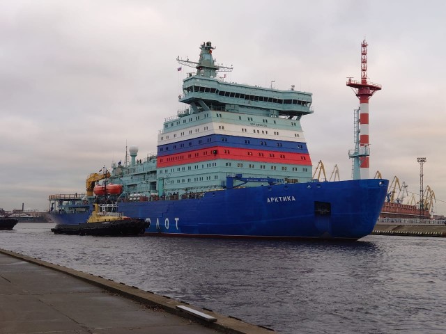 В Мурманской области загорелся авианосец "Адмирал Кузнецов". Уже известно о пострадавших.